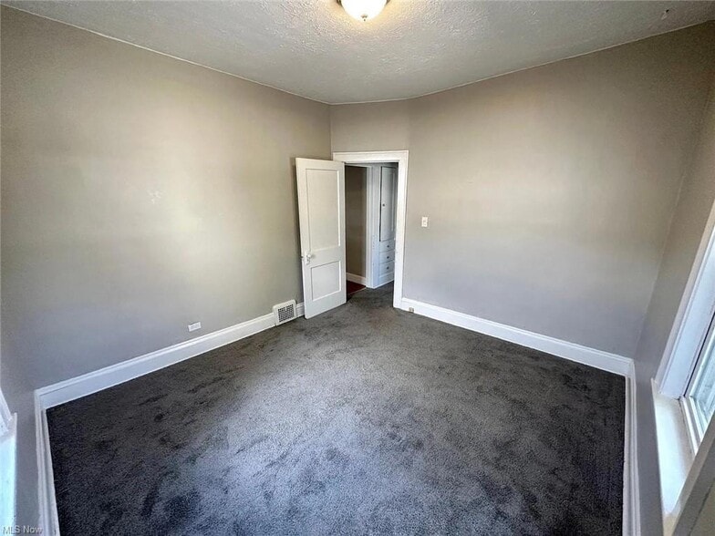 More Photos Of 17020 Madison Ave, Lakewood Flex For Sale