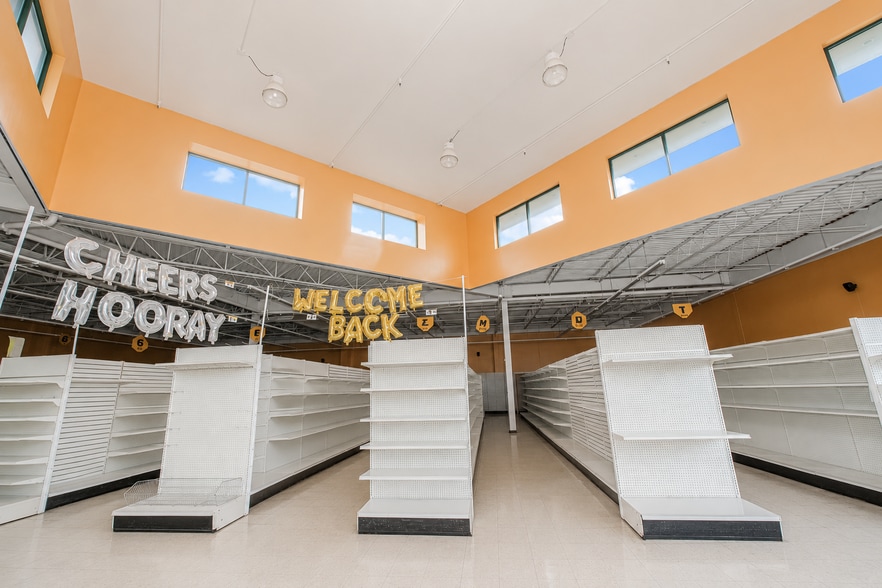 More Photos Of 4255-4285 Amboy Rd, Staten Island General Retail For Lease