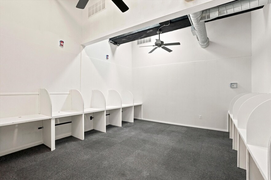 More Photos Of 5534-5546 Pulaski Ave, Philadelphia Office For Lease