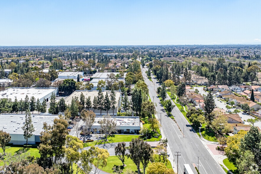 More Photos Of 12604 Hiddencreek Way, Cerritos Showroom For Lease