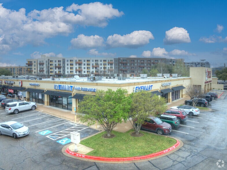 More Photos Of 5775 Airport Blvd, Austin Unknown For Lease