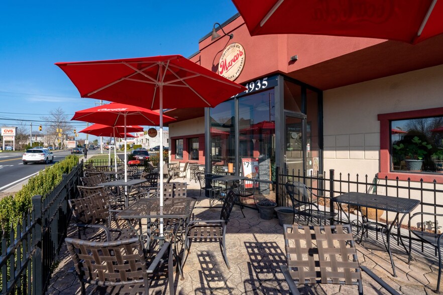 More Photos Of 76 E Pulaski Rd, Huntington Station Fast Food For Sale