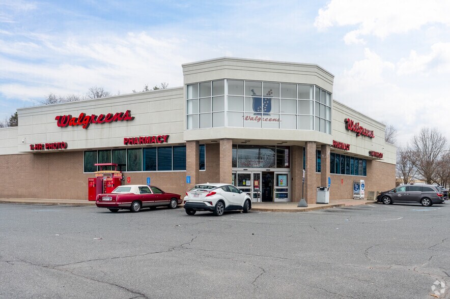 More Photos Of 1440 Boston Rd, Springfield Drugstore For Lease