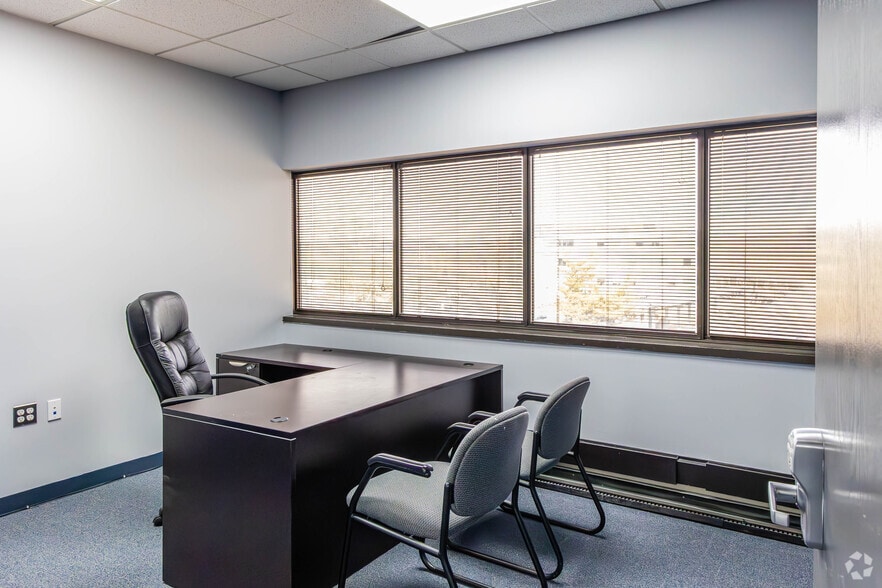 More Photos Of 399 Campus Dr, Somerset Office For Lease