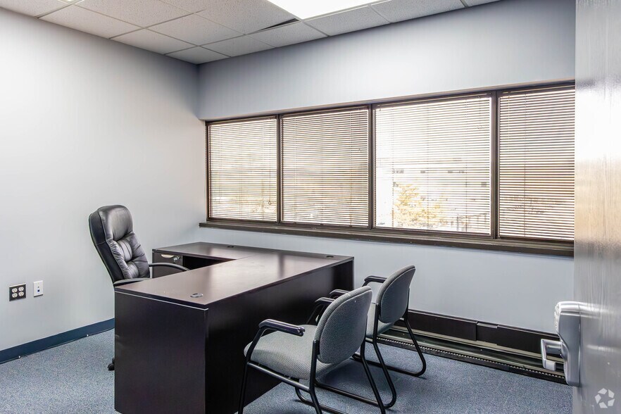 More Photos Of 399 Campus Dr, Somerset Office For Lease