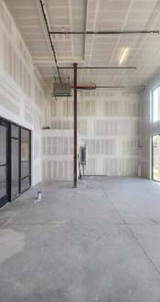 More Photos Of 2320 Central Ave SW, Albuquerque Apartments For Lease