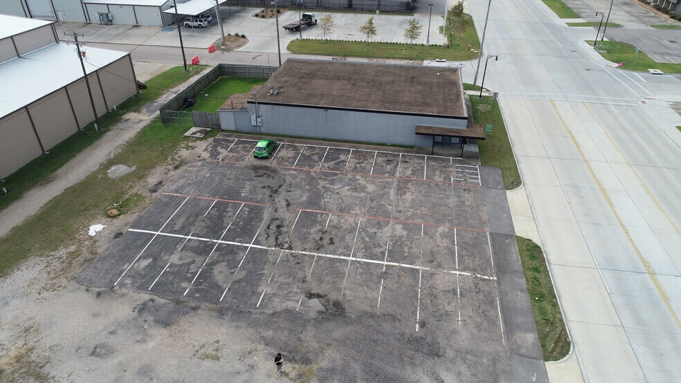 More Photos Of 921 Texas Ave, Texas City Service For Sale