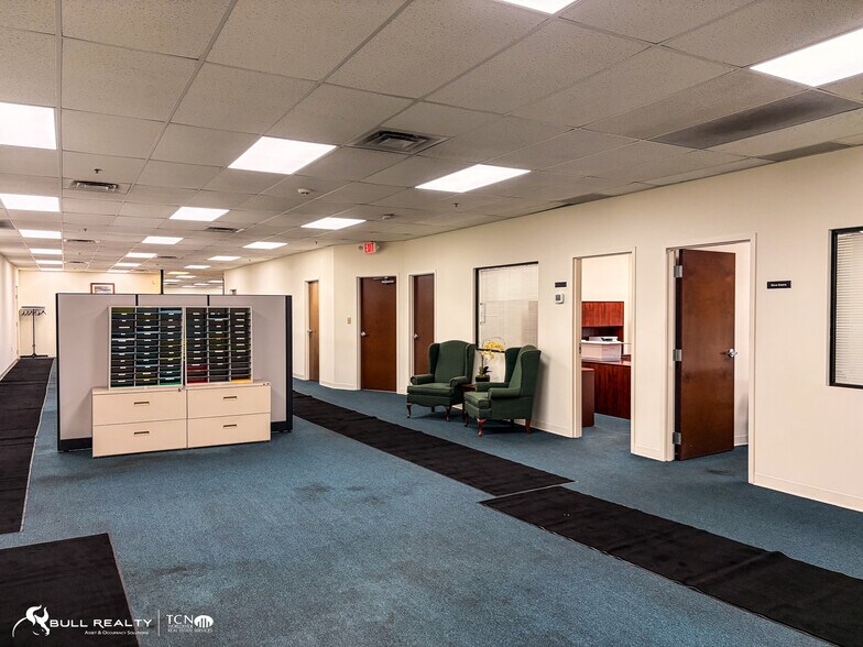 More Photos Of 14290 Lochridge Blvd, Covington Distribution For Lease