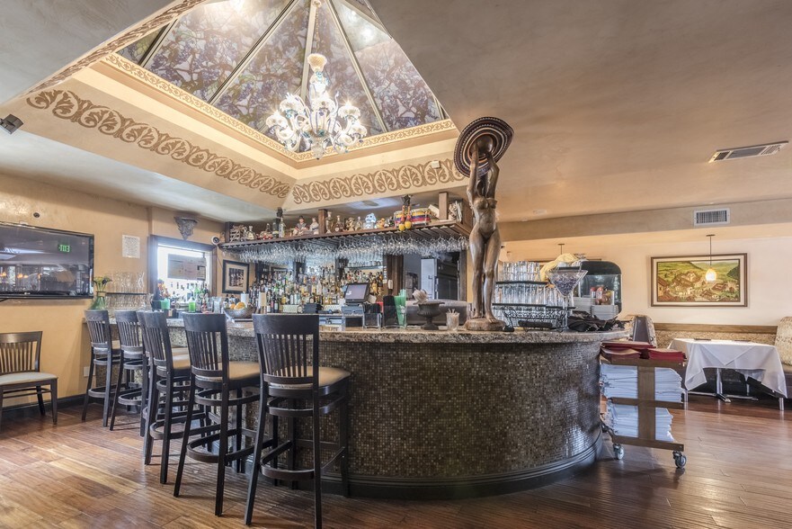 More Photos Of 451 Silver Lake Blvd, Los Angeles Restaurant For Sale