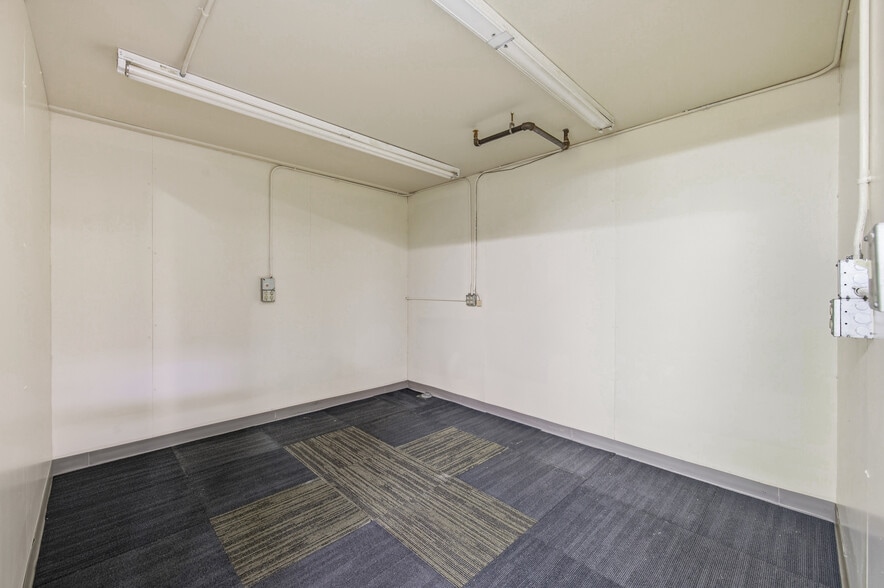 More Photos Of 12150 Charles Dr, Grass Valley Warehouse For Sale