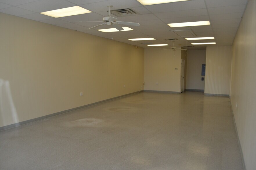 More Photos Of 120 Carter Blvd, Polk City Storefront Retail Office For Lease