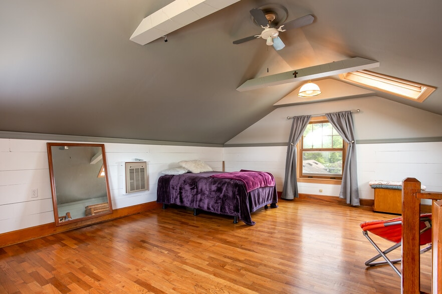 More Photos Of 313 1st Ave, Laurel Office For Sale