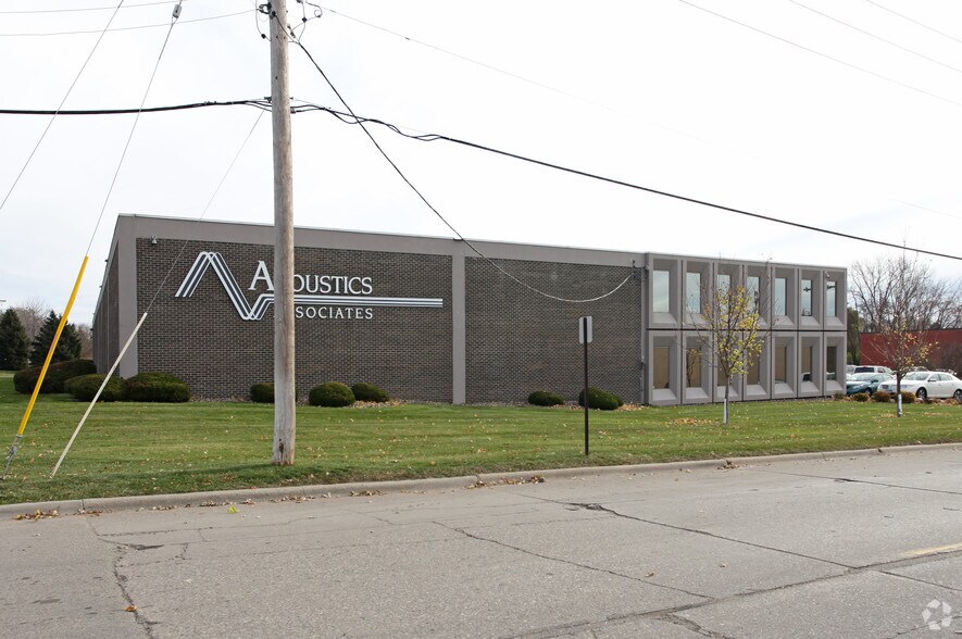 More Photos Of 1250 N Zane Ave, Golden Valley Manufacturing For Sale