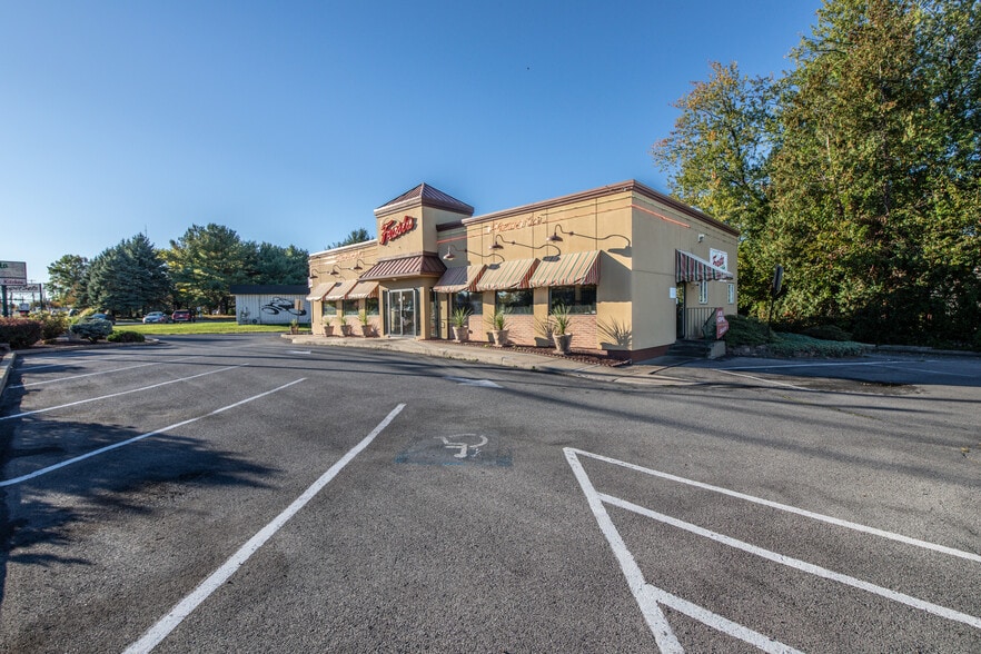 More Photos Of 2400 Schoenersville Rd, Allentown Restaurant For Sale