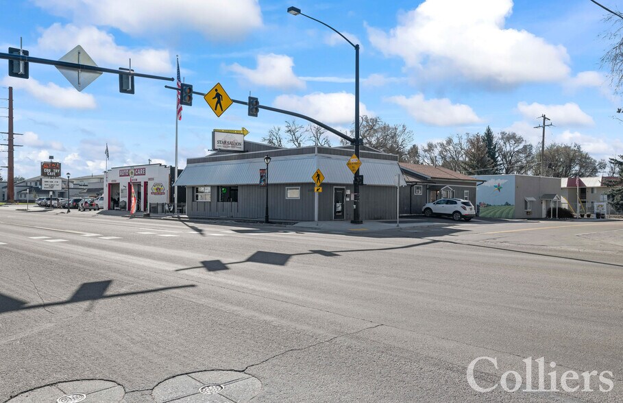 More Photos Of 10937 W State St, Star Bar For Sale