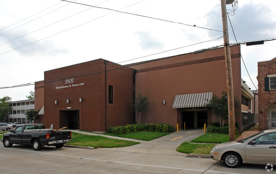 More Photos Of 2324 Severn Ave, Metairie Office For Sale