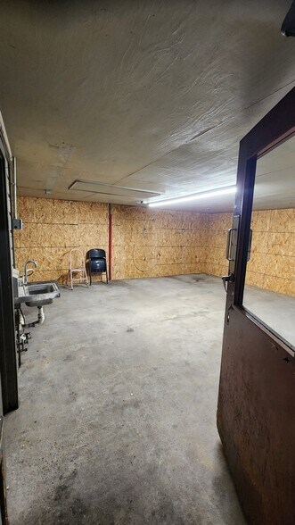 More Photos Of 6225 Greens Rd, Humble Bar For Lease