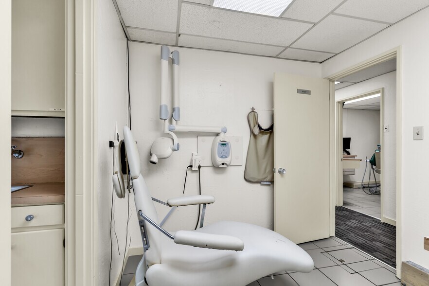 More Photos Of 7930 MacArthur Blvd, Oakland Medical For Sale