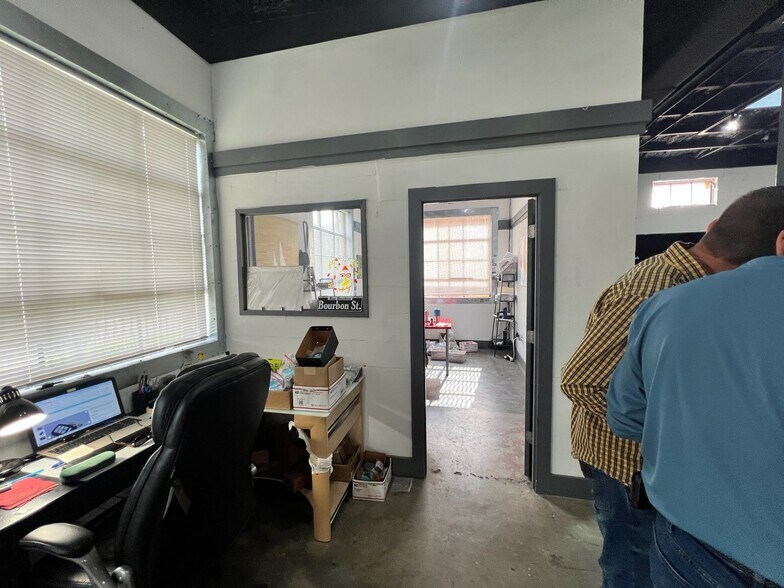 More Photos Of 615 S 27th St, Saint Petersburg Warehouse For Lease