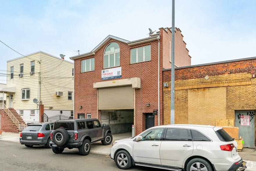 More Photos Of 2477 47th St, Astoria Specialty For Lease