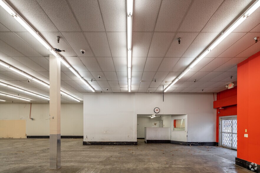 More Photos Of 20425-20427 Plymouth Rd, Detroit Freestanding For Sale