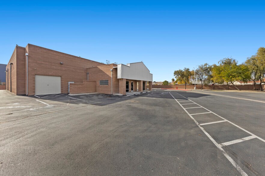 More Photos Of 2781 N Lamb Blvd, Las Vegas Distribution For Lease
