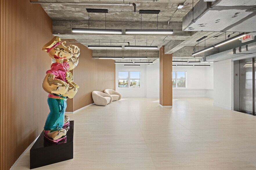 Primary Photo Of 605 Lincoln Rd, Miami Beach Office Residential For Sale