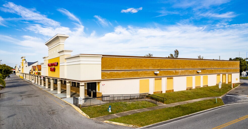 More Photos Of 7001 S Orange Blossom Trl, Orlando Unknown For Lease