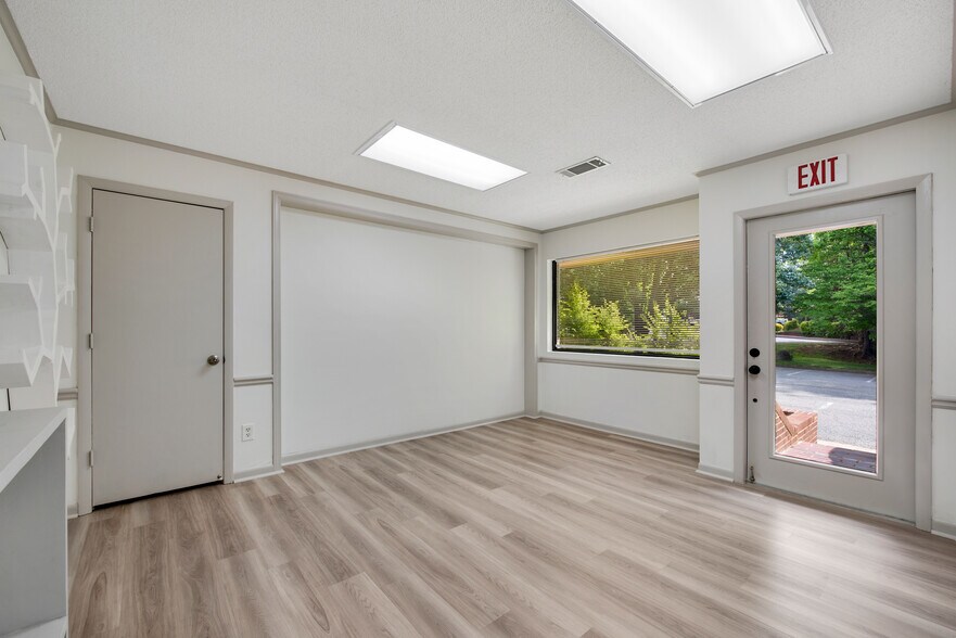 More Photos Of 11205 Alpharetta Hwy, Roswell Office Residential For Sale