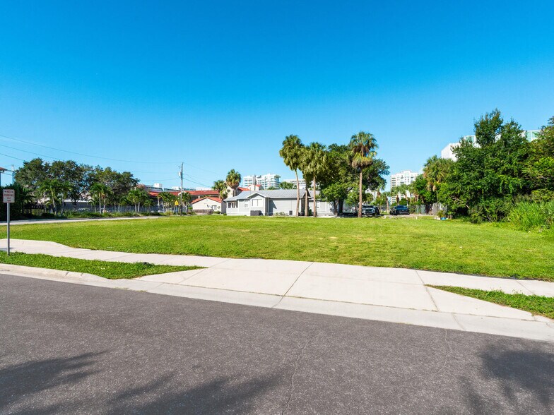 More Photos Of 701 Cohen Way, Sarasota Land For Sale