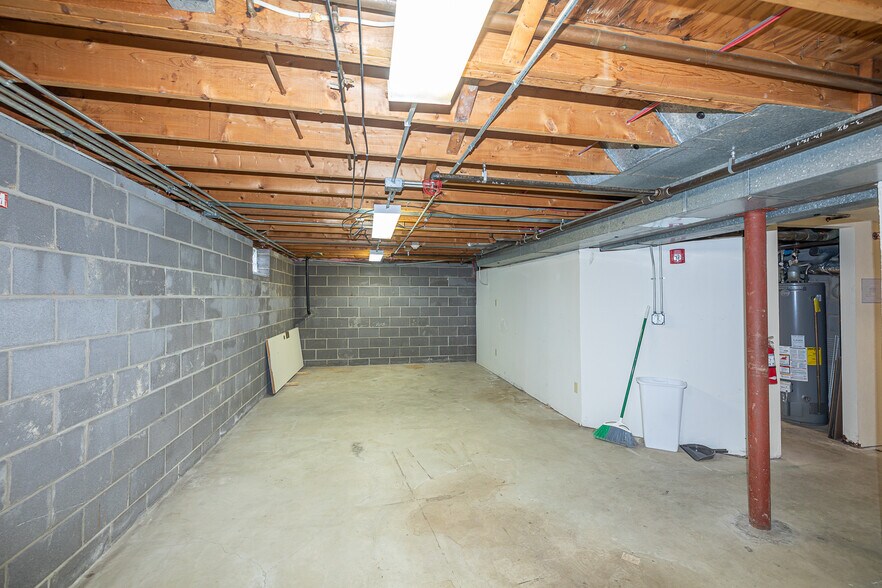 More Photos Of 7997 Wesley Dr, Strongsville Apartments For Sale