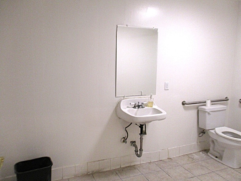 More Photos Of 10901 Crenshaw Blvd, Inglewood General Retail For Sale