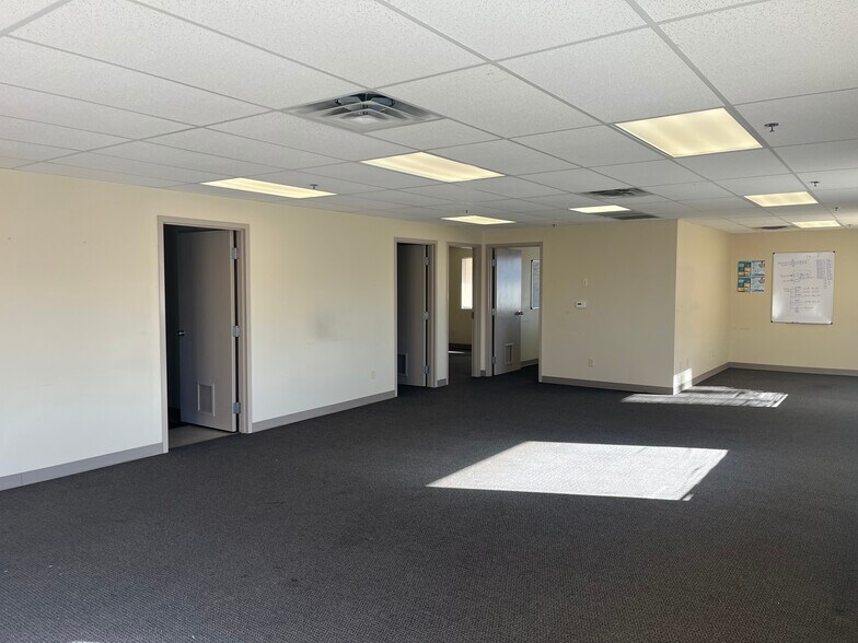 More Photos Of 7921 SW 34th St, Oklahoma City Warehouse For Lease