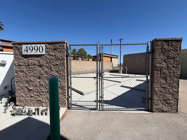 More Photos Of 4990 Paradise Rd, Las Vegas Service Station For Lease