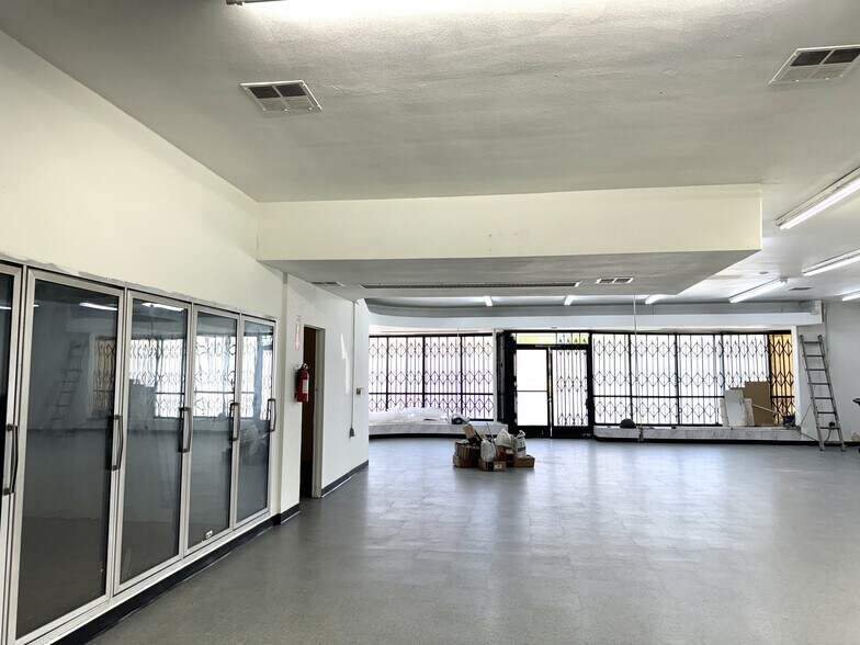 More Photos Of 1941 Atlantic Ave, Long Beach Convenience Store For Sale