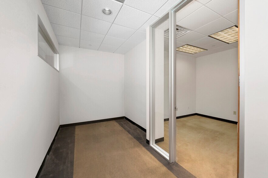 More Photos Of 9999 Bellaire Blvd, Houston Medical For Sale