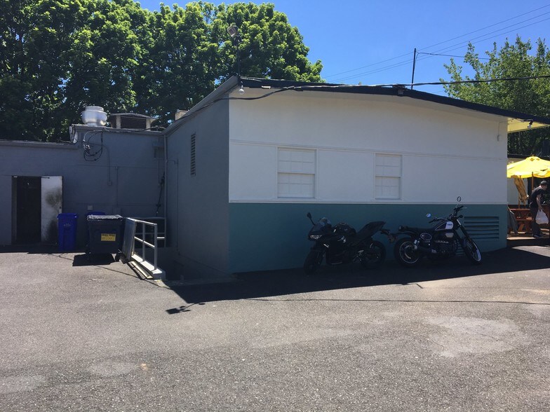 More Photos Of 1900-1904 NW 27th Ave, Portland General Retail For Lease