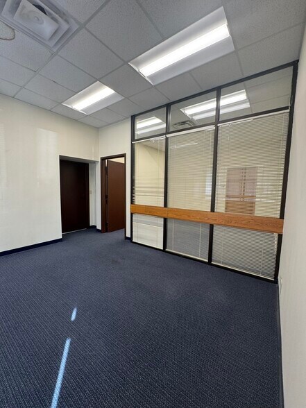 More Photos Of 416 N Stanton St, El Paso Office For Lease