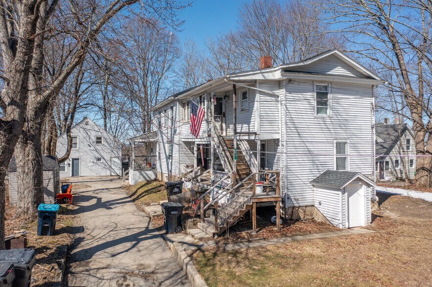 More Photos Of 2 Lyon St, Putnam Apartments For Sale