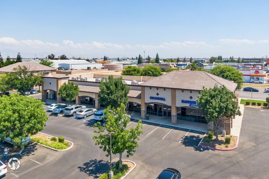 Primary Photo Of 3820 Coffee Rd, Bakersfield Storefront Retail Office For Lease