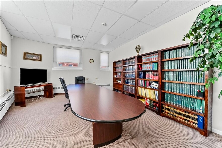 More Photos Of 101 E Darby Rd, Havertown Office For Sale