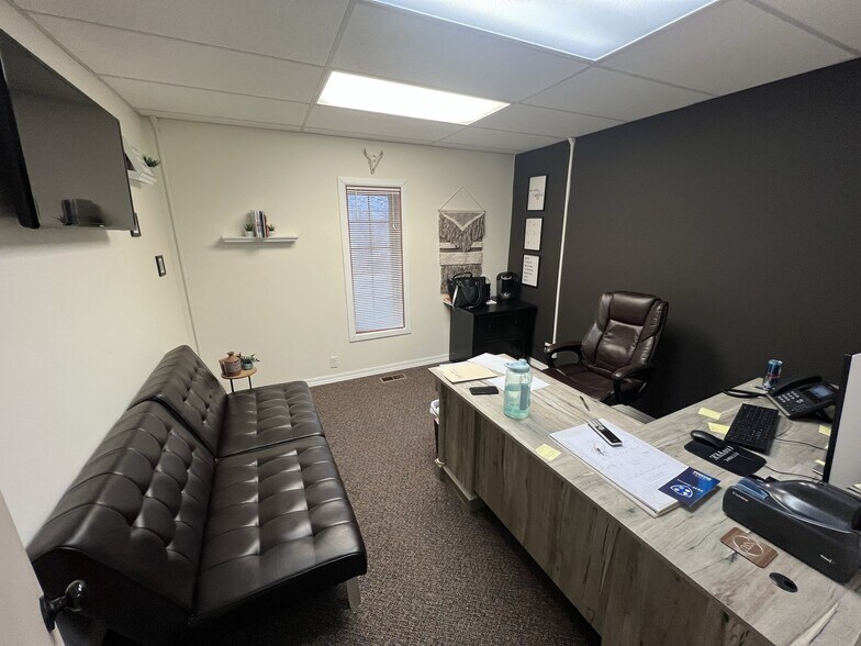 More Photos Of 1234 N Water St, Decatur Office For Sale