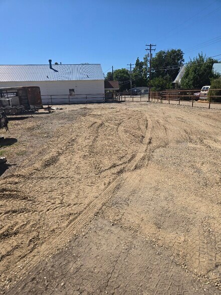 More Photos Of 117-119 E Main St, Middleton Auto Repair For Sale