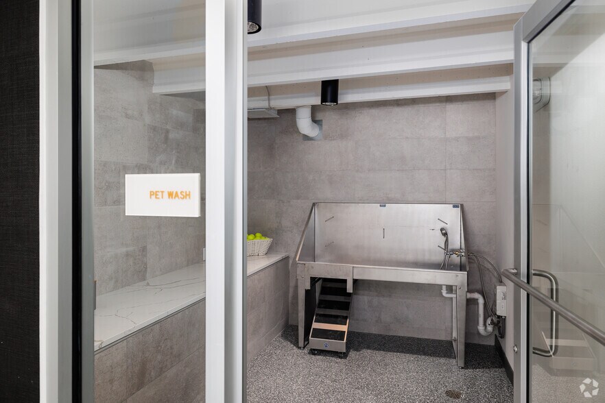 More Photos Of The Shoppes on Central Avenue, Clayton Apartments For Lease