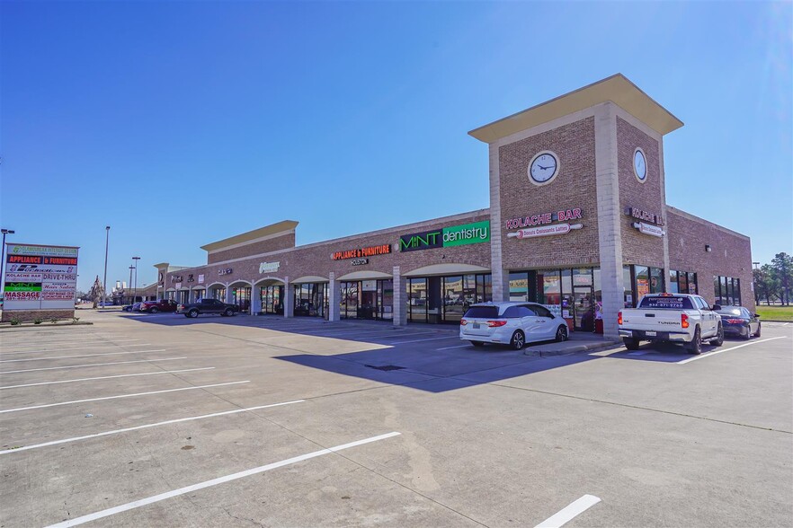 More Photos Of 15115 Westheimer Rd, Houston Storefront Retail Office For Lease