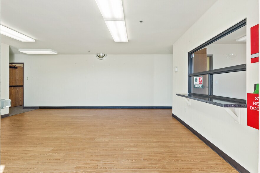 More Photos Of 26243 State Highway 51, Wagoner Medical For Sale