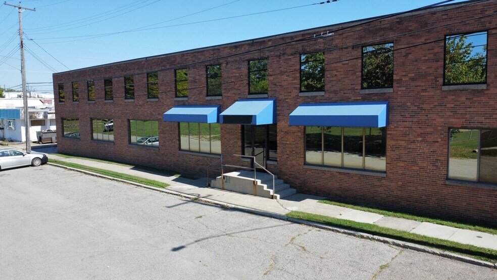 More Photos Of 1121 River St, Lansing Distribution For Lease