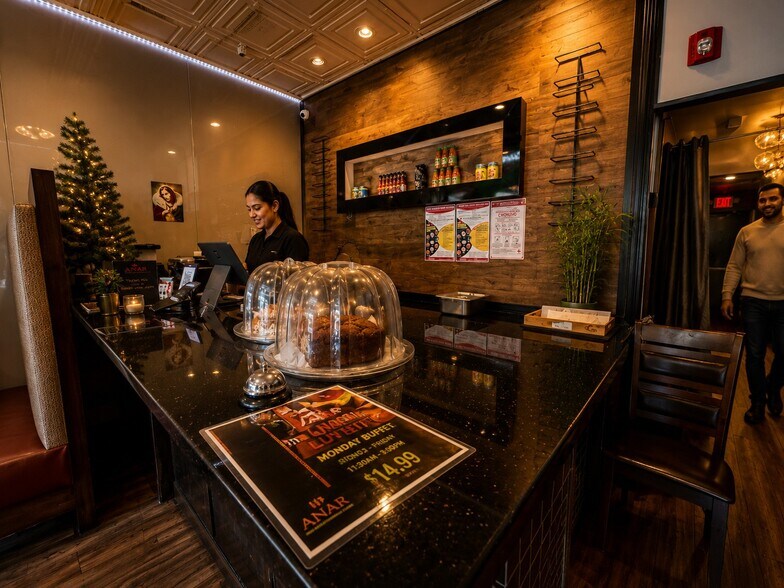More Photos Of 90-102 E Post Rd, White Plains Freestanding For Lease