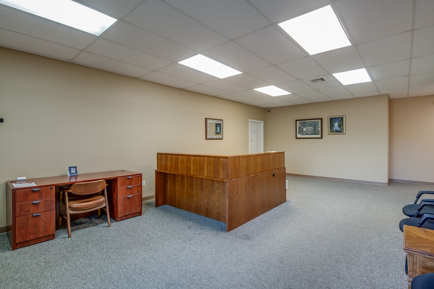 More Photos Of 4770 Woodmere Blvd, Montgomery Office For Sale