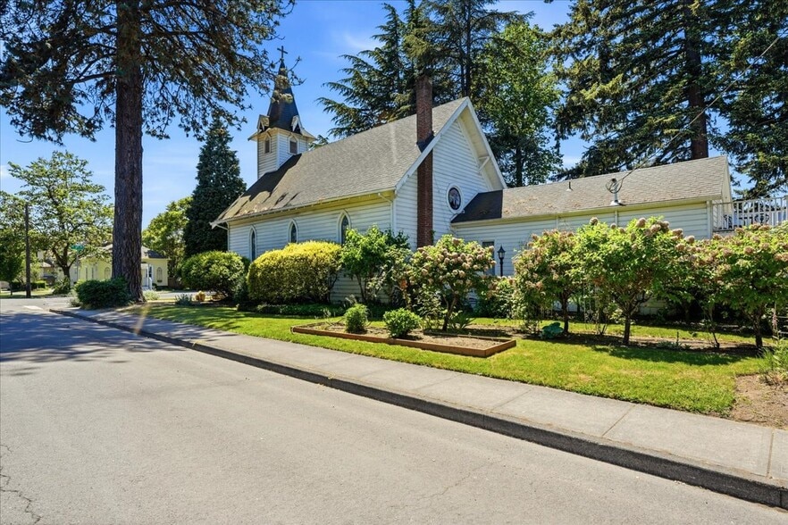 More Photos Of 508 NW 3rd Ave, Canby Religious Facility For Sale